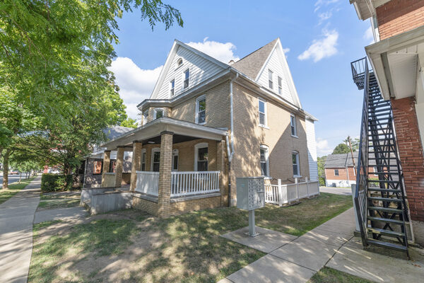 632 W College Ave | Units: 6 | Capacity: 17
